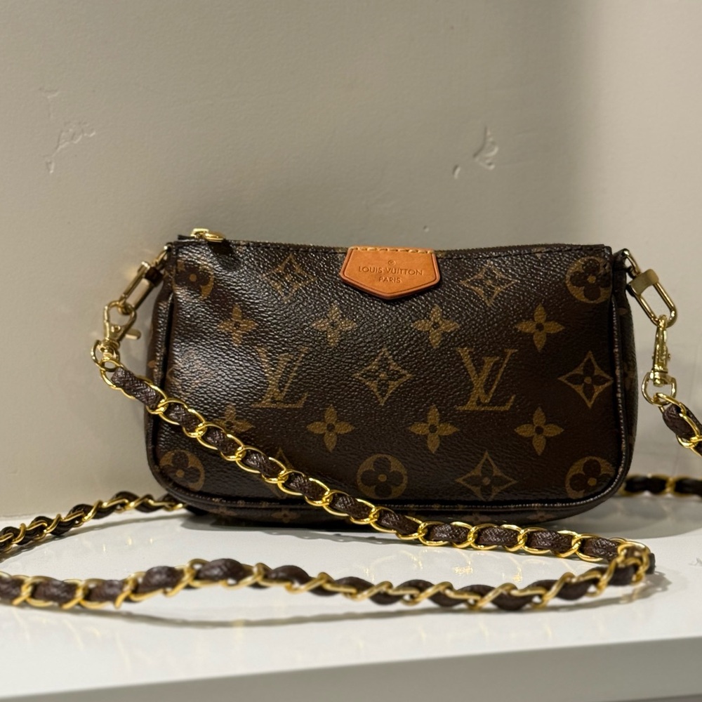 Louis Vuitton Monogram Multi Pochette EUC Unbranded Chain